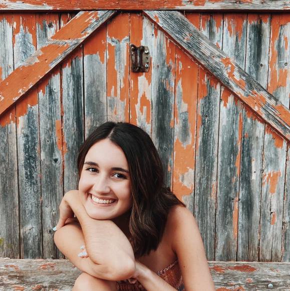 Meet your Posher, Trinity - Picture 1 of 1